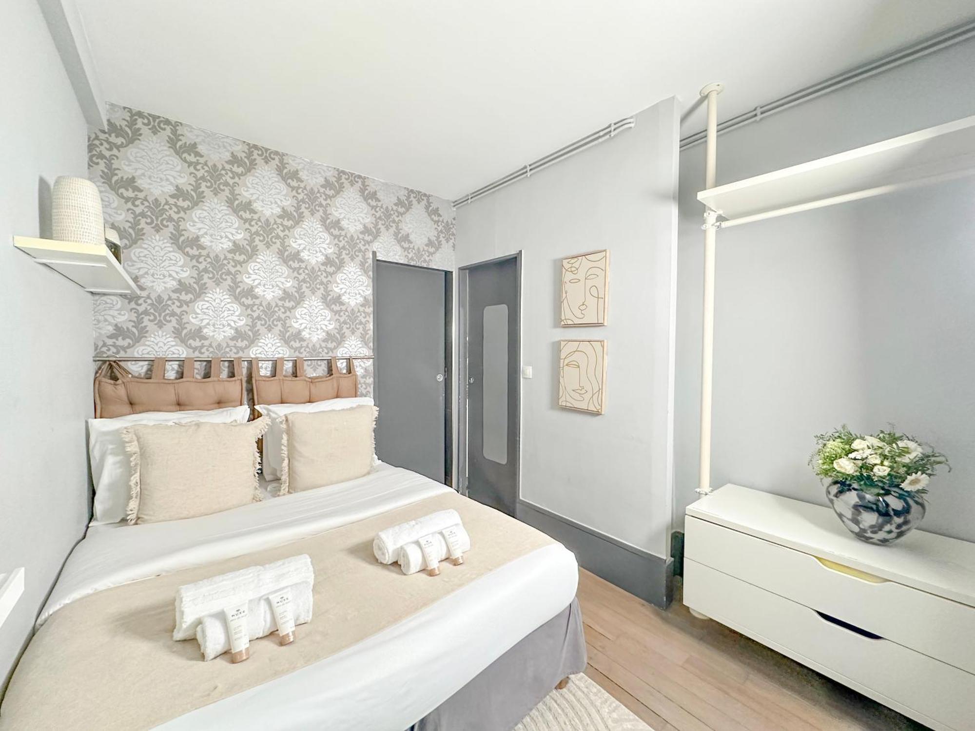 Eiffel Tower - Charming Apartment - 827 Paris Exterior foto